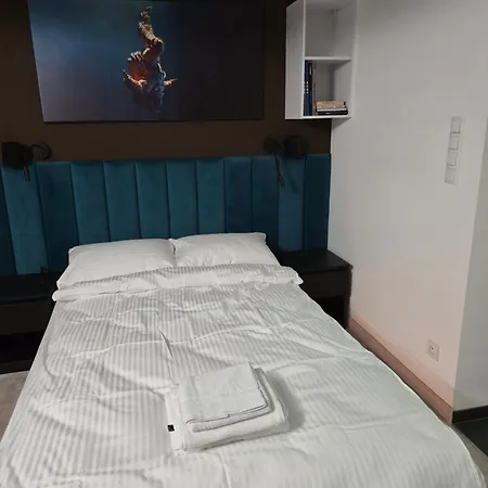 Hamba Cosmos- Self Check-in, 24h , Vat, Parking